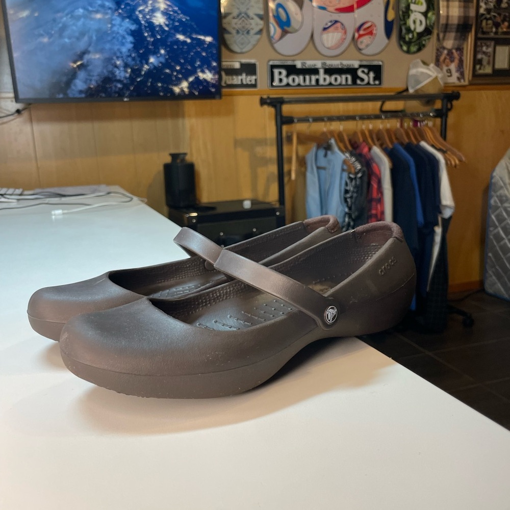 Crocs Alice Mary Jane Flats Womens Sz. 9 brown